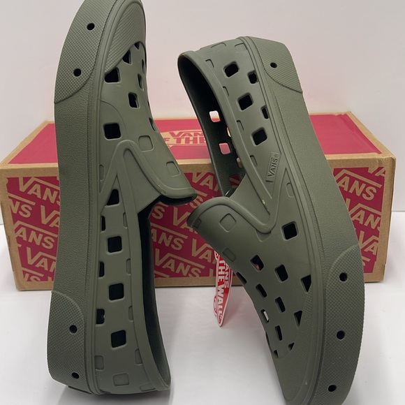 Vans Men’s Slip-On Trk
Grape Leaf
VN0A5HF850K
Sneakers - Picture 11 of 16